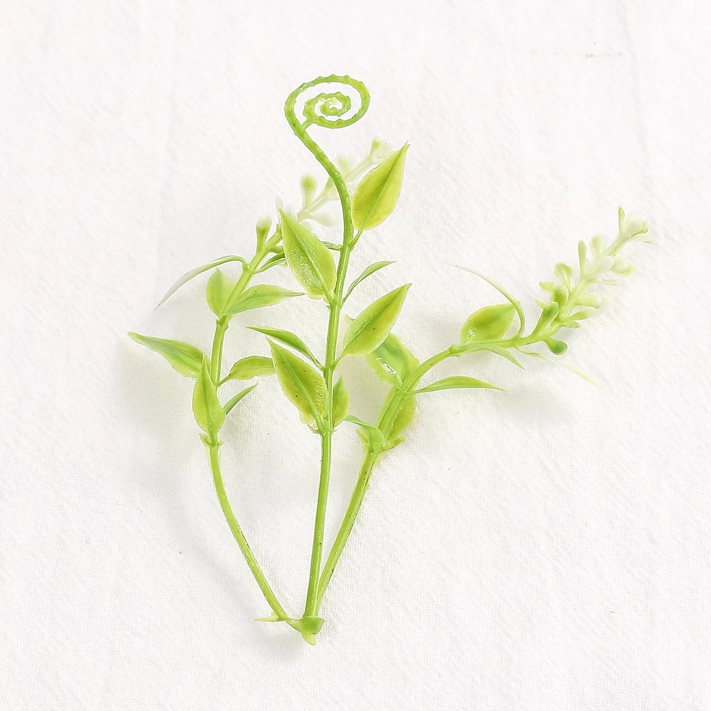 10Pcs Green Artificial Ferns Leaf Fake Plants Eucalyptus Flower Wall Vines