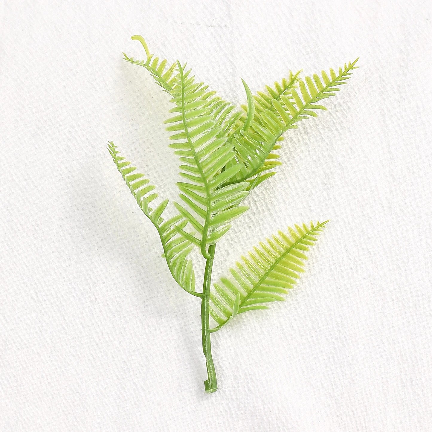 10Pcs Green Artificial Ferns Leaf Fake Plants Eucalyptus Flower Wall Vines