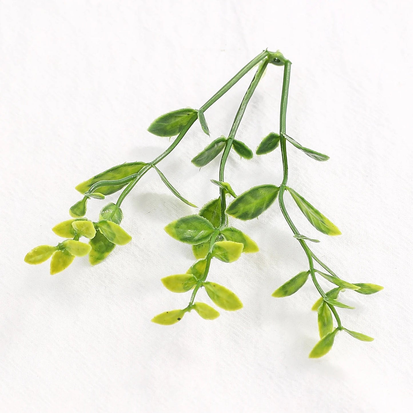 10Pcs Green Artificial Ferns Leaf Fake Plants Eucalyptus Flower Wall Vines